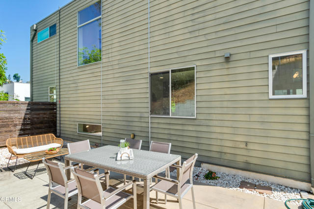 Detail Gallery Image 22 of 28 For 2504 via Artis, Los Angeles,  CA 90039 - 3 Beds | 3 Baths