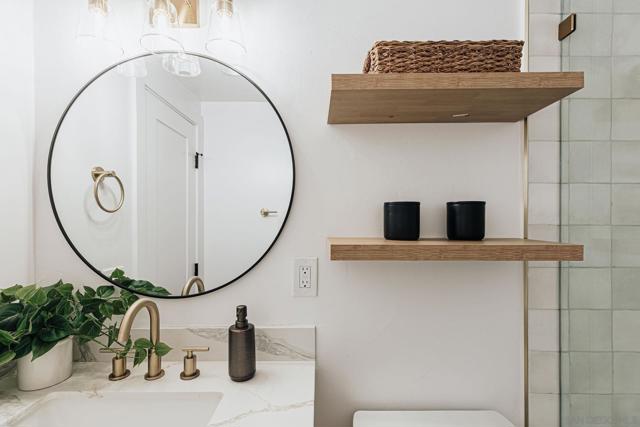 4033 S Hempstead Cir, San Diego CA: https://media.crmls.org/mediaz/116cd17b-cfaf-428c-873a-ed07d6dd69a0.jpg