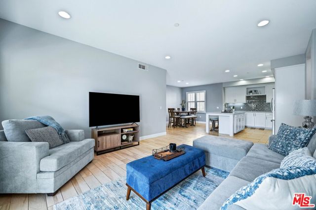 Photo #15: 23323071 Listing 