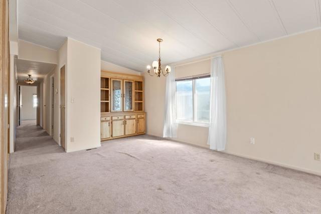 118 Canada Cove Avenue, Half Moon Bay CA: https://media.crmls.org/mediaz/116ddb0f-deda-406e-adc7-456416fefab4.jpg