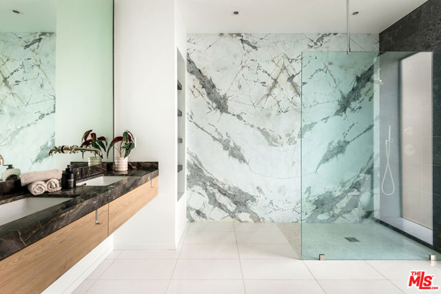 1030 N Kings Road, West Hollywood CA: https://media.crmls.org/mediaz/116e0047-8734-4d87-960a-60cc0f589a91.jpg