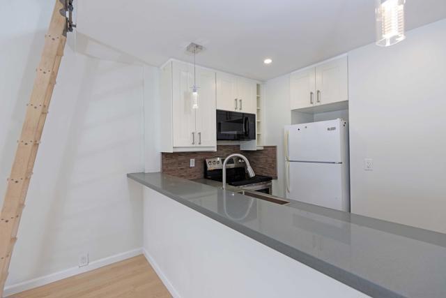 1885 Diamond St, San Diego CA: https://media.crmls.org/mediaz/116e6773-7d0c-45b0-acc5-5ce5ce6c5bc6.jpg