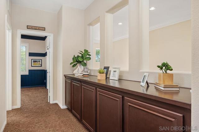 17253 4S Ranch Parkway, San Diego CA: https://media.crmls.org/mediaz/116e9bb9-2345-46ba-9784-1538e5f40d22.jpg