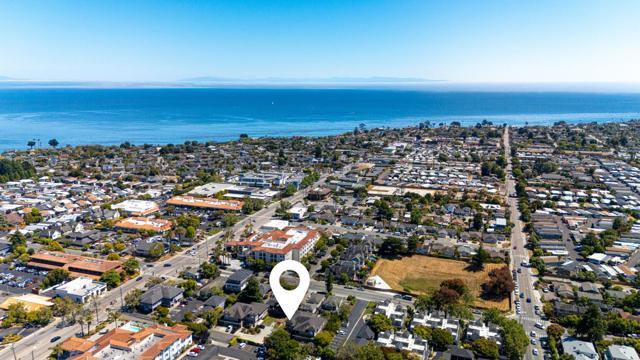 3900 Alameda Avenue, Capitola CA: https://media.crmls.org/mediaz/116ef8d2-0253-4455-9e0f-447ec2aaa43b.jpg