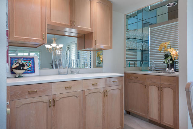 9 Wake Forest Court, Rancho Mirage CA: https://media.crmls.org/mediaz/116f031b-3528-4f68-8742-e502ffce88c8.jpg