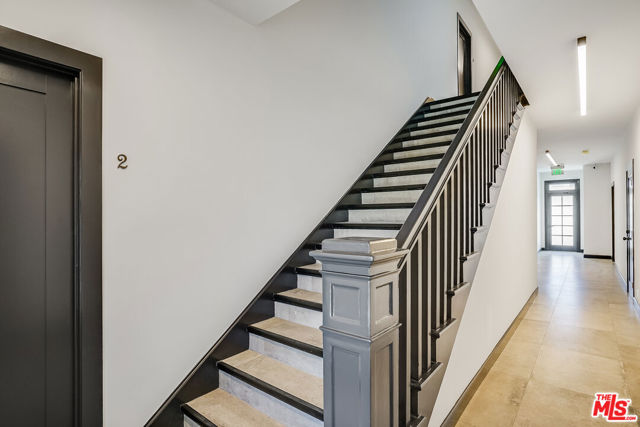 151 N Swall Drive, Beverly Hills CA: https://media.crmls.org/mediaz/116f62be-e3b1-4786-989a-554b43f46a74.jpg
