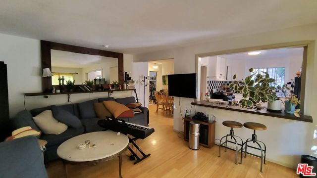 1118 Sanborn Avenue photo 19