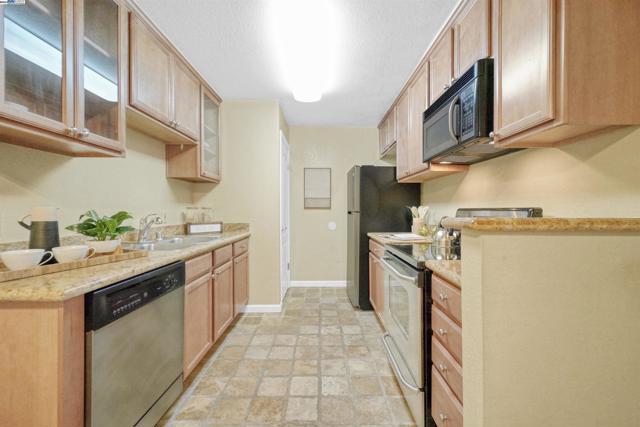 Image 20 of 60 For 2250 Monroe St  260