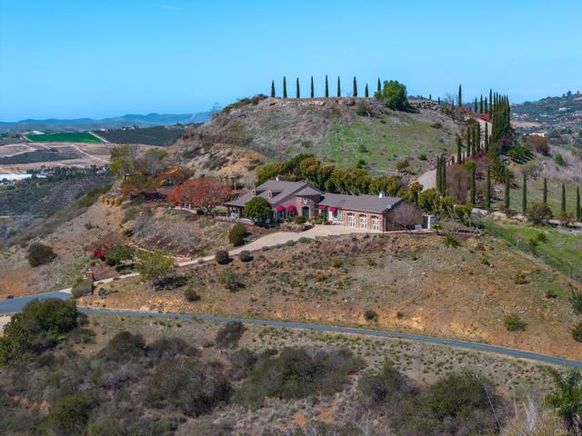 30419 Canyon Estates Road, Vista CA: https://media.crmls.org/mediaz/11700d6f-a9db-46f5-bd6e-8ebe0829ca00.jpg