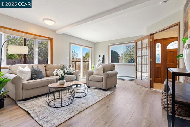 207 Midway Dr, Martinez CA: https://media.crmls.org/mediaz/11701547-53a6-4e9c-a054-d3f85a9322c6.jpg