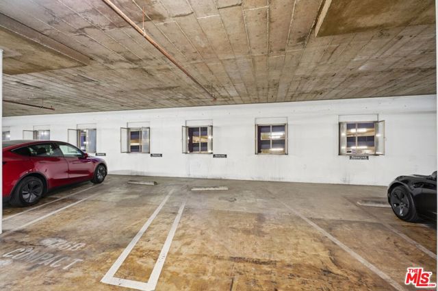 645 W 9th Street, Los Angeles CA: https://media.crmls.org/mediaz/11718e6f-6aca-48a3-aba5-b04f1873fa17.jpg