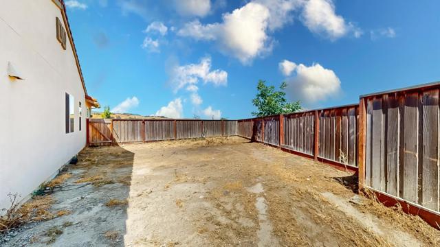 677 Sacramento Way, Hollister CA: https://media.crmls.org/mediaz/11719b64-03d3-4392-8184-ea1730cb57d0.jpg