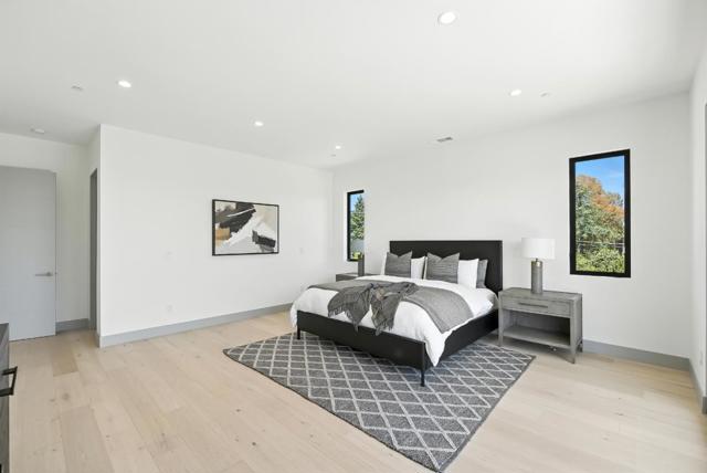 1127 Hillslope Place, Los Altos CA: https://media.crmls.org/mediaz/1172c416-492c-4e0b-80fc-6f1d394e75ad.jpg