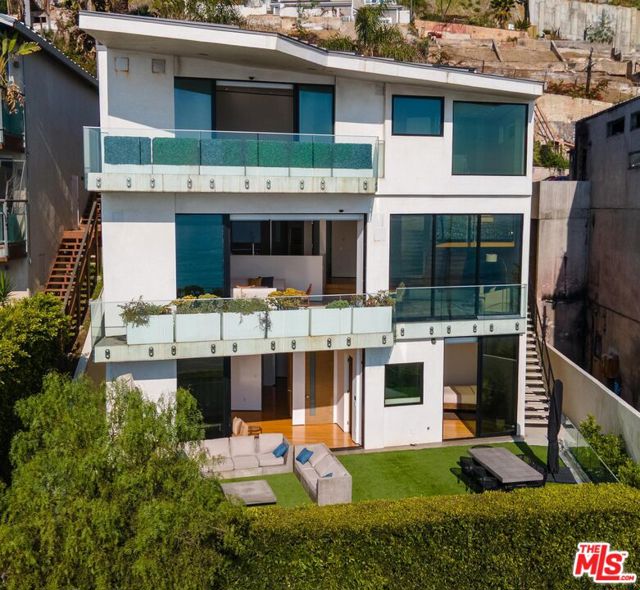 Drew Fenton | 17816 Porto Marina Way Pacific Palisades CA | MLS: 7418600