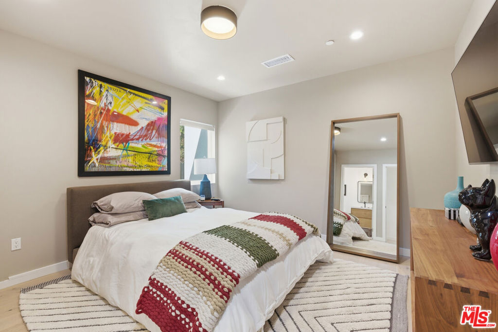 MLS #26897693 image #15