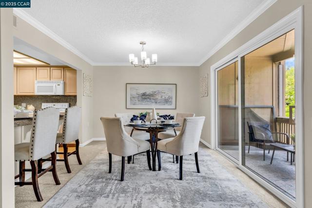 1200 Canyonwood Ct, Walnut Creek CA: https://media.crmls.org/mediaz/1174b19f-414c-4192-8054-2698b5ba9394.jpg