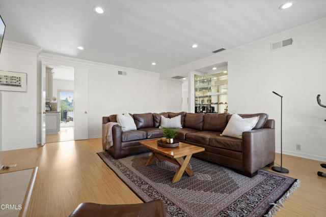 630 S Orange Grove Boulevard, Pasadena CA: https://media.crmls.org/mediaz/117554e7-68f8-4ea3-ba74-47c40cdb65c9.jpg