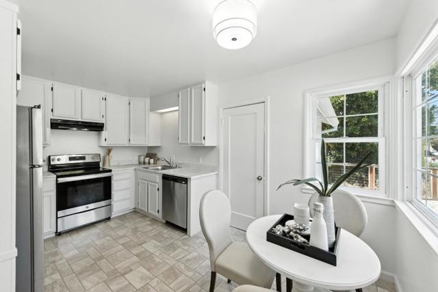 6 Clinton Court, Redwood City CA: https://media.crmls.org/mediaz/11758f02-e335-435f-8264-432e94a9b0cd.jpg