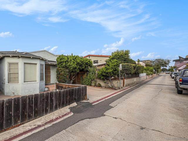 814 816 San Luis Rey Place, San Diego CA: https://media.crmls.org/mediaz/1175fc41-0f78-42f8-a69c-7b2a94b61c67.jpg