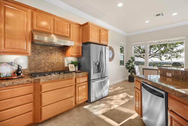 4040 Morning View Way, El Dorado Hills CA: https://media.crmls.org/mediaz/11761739-aa6f-4d66-b812-6215d4cf3a11.jpg
