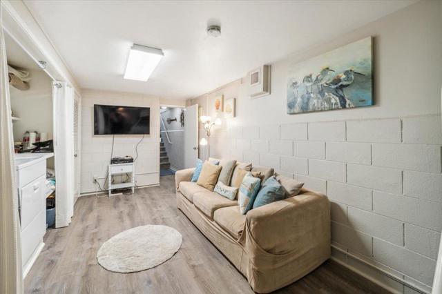 36 La Playa Street, Monterey CA: https://media.crmls.org/mediaz/11771ac7-db6a-44c3-b57b-08c19657c6d0.jpg