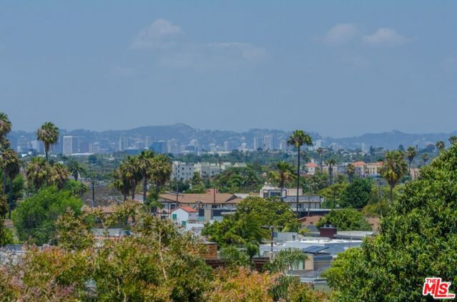 4337 Marina City Drive, Marina del Rey CA: https://media.crmls.org/mediaz/1177c934-b337-4741-9c83-2ec75210fcae.jpg