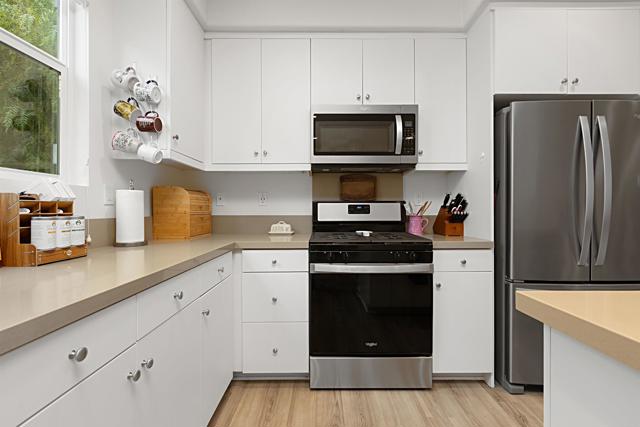 Detail Gallery Image 14 of 42 For 4214 Mission Ranch Way, Oceanside,  CA 92057 - 2 Beds | 2/1 Baths