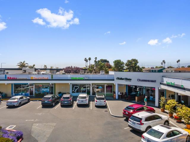 1045 Grebe Street, Foster City CA: https://media.crmls.org/mediaz/1178e858-1862-4319-9966-ddf9caf7d974.jpg