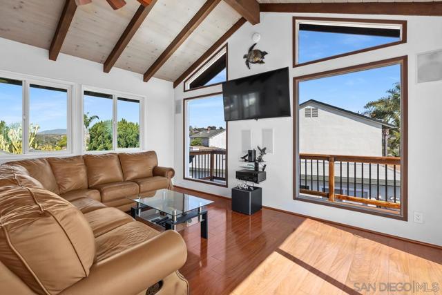 1454 Lantana Avenue, Chula Vista CA: https://media.crmls.org/mediaz/11794d38-225c-41bc-95b7-3ef84d22cb39.jpg