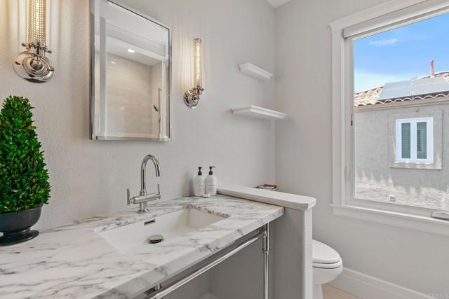 4470 Caminito Tecera, Del Mar CA: https://media.crmls.org/mediaz/11797df2-203a-4e80-acb1-9f5d774fa897.jpg