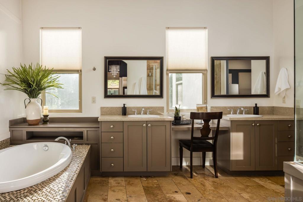 18375 Bernardo Trails Ct - photo 17