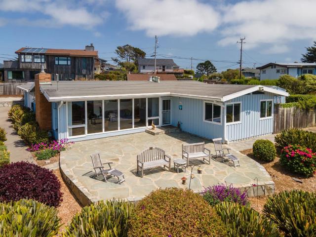 816 Park Avenue, Moss Beach CA: https://media.crmls.org/mediaz/117a553f-204d-4cc7-816a-24f450fc87d5.jpg