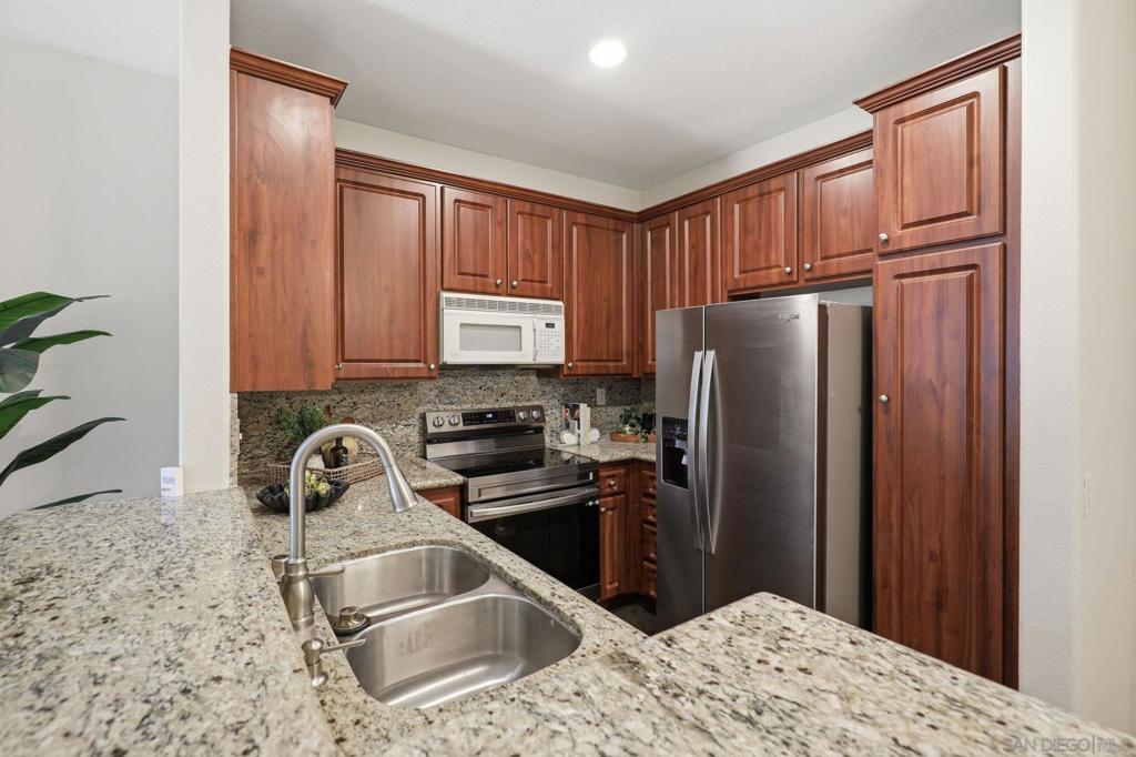 550 Camino De La Reina - photo 14
