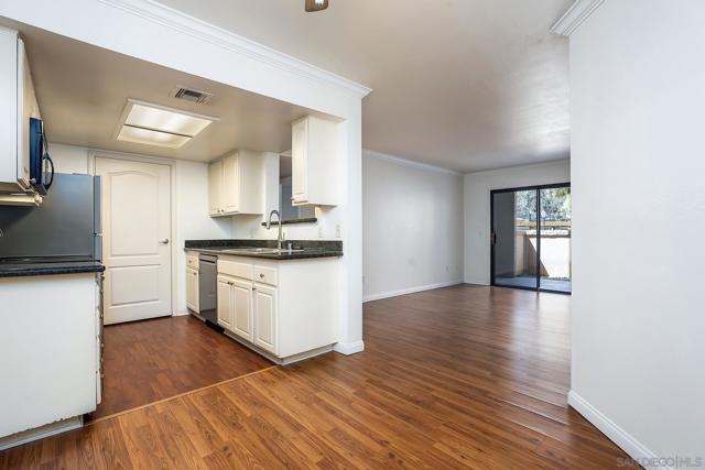 12015 Alta Carmel Ct, San Diego CA: https://media.crmls.org/mediaz/117ba691-0464-4f52-b874-c6ff712c7aaa.jpg