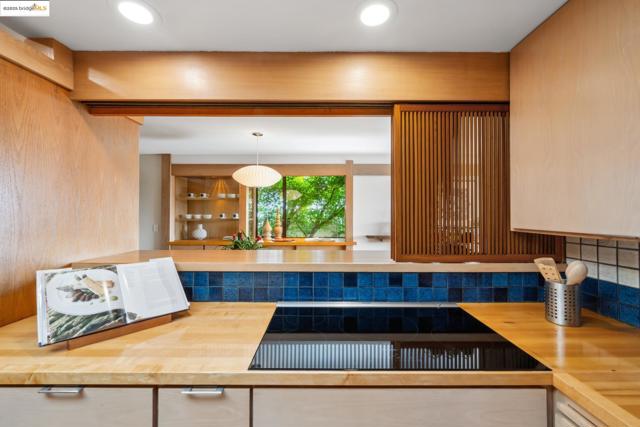 7046 Cutting Blvd, El Cerrito CA: https://media.crmls.org/mediaz/117bd331-1b40-4c28-88f8-9545e07a8a3c.jpg