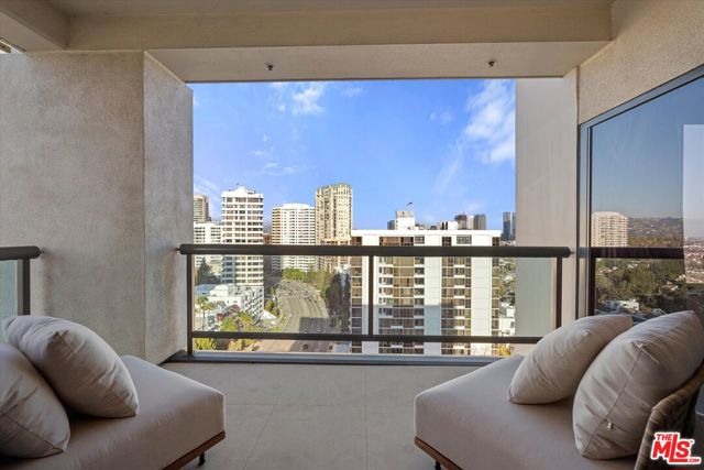 10724 Wilshire Boulevard, Los Angeles CA: https://media.crmls.org/mediaz/117c0623-82ed-46fe-9958-15cee2012759.jpg