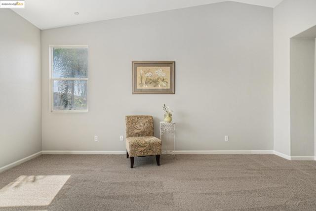 1008 Finn Way, Brentwood CA: https://media.crmls.org/mediaz/117c7781-3055-475c-9f23-56f0cc63ed5e.jpg
