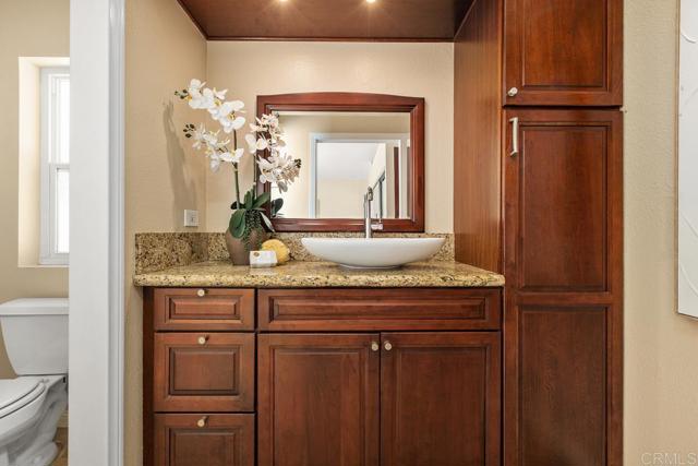 Detail Gallery Image 30 of 43 For 1715 Landing Dr, Vista,  CA 92081 - 3 Beds | 2/1 Baths