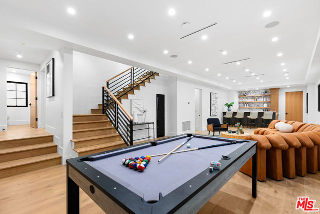 2565 Patricia Avenue, Los Angeles CA: https://media.crmls.org/mediaz/117d64dd-0479-44b4-bb6a-cd2877d0ac45.jpg
