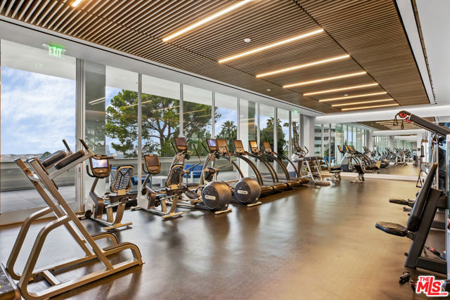 9255 Doheny Road, West Hollywood CA: https://media.crmls.org/mediaz/117e32b8-c6bb-4f69-b7c1-3b52690c33e0.jpg