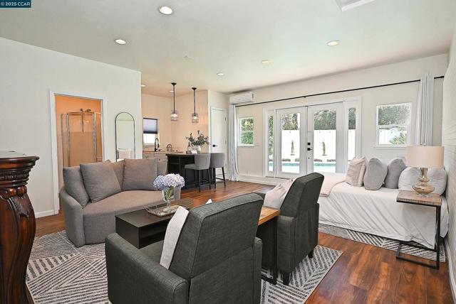 1250 Saint Louis Drive, Concord CA: https://media.crmls.org/mediaz/11803f61-74e9-40b6-8294-20439cceb685.jpg