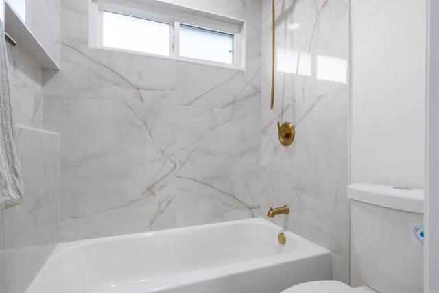 Detail Gallery Image 33 of 38 For 4350 Point Reyes Ct, Carlsbad,  CA 92010 - 4 Beds | 2/1 Baths