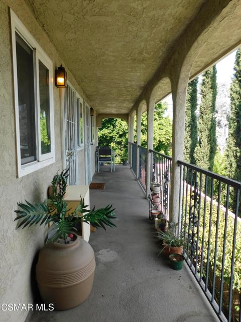 6213 Whitsett Avenue, North Hollywood CA: https://media.crmls.org/mediaz/1180fe7f-9a66-4760-a343-d498f9774170.jpg