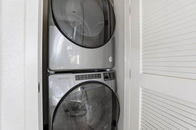 208 Luna Way, Hollister CA: https://media.crmls.org/mediaz/11810104-b45d-4cd7-a106-9f0b49cdbd81.jpg