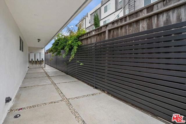 4922 S Centinela Avenue, Los Angeles CA: https://media.crmls.org/mediaz/118113ee-6b52-49fa-aa3f-8114d5c9fedd.jpg