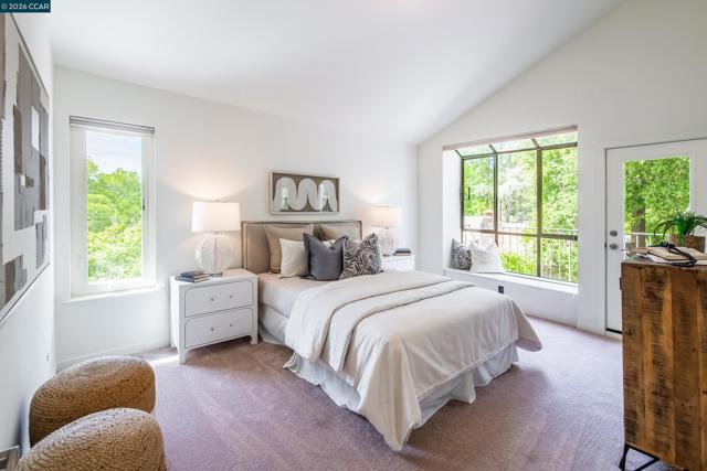 Image 29 of 52 For 1006 Howard Hills Rd