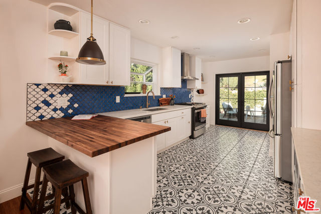 3639 Roderick Road photo 11
