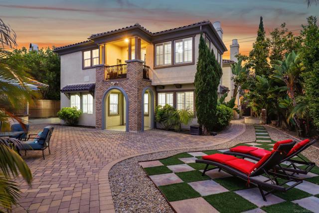 6911 Goldstone Rd, Carlsbad CA: https://media.crmls.org/mediaz/1181bde3-1d5b-4337-a14e-876aff22d6d7.jpg
