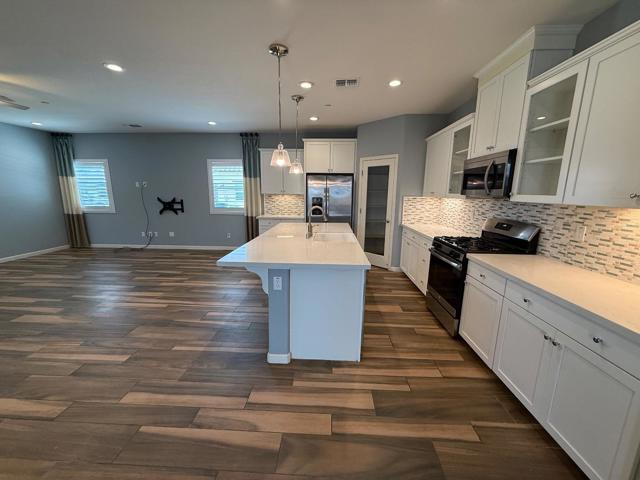 830 Auction Street, Los Banos CA: https://media.crmls.org/mediaz/1182c596-6eb7-48f4-90d5-c41c010959d9.jpg