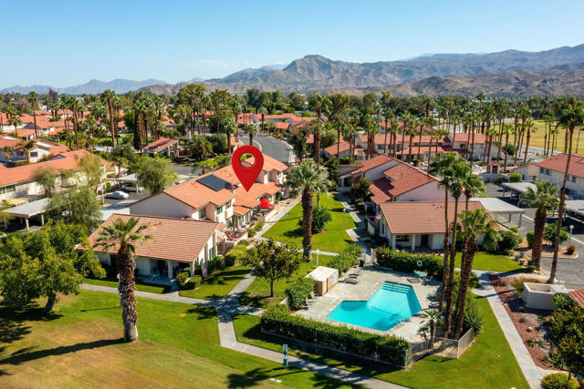 6000 Montecito Drive, Palm Springs CA: https://media.crmls.org/mediaz/118302b7-efa7-4b19-8035-77f8c7845302.jpg